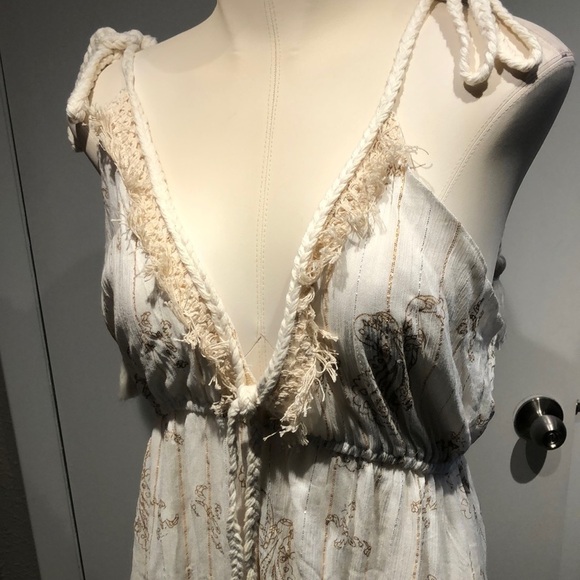 Elegant Cream Maxi Dress - Picture 15 of 16